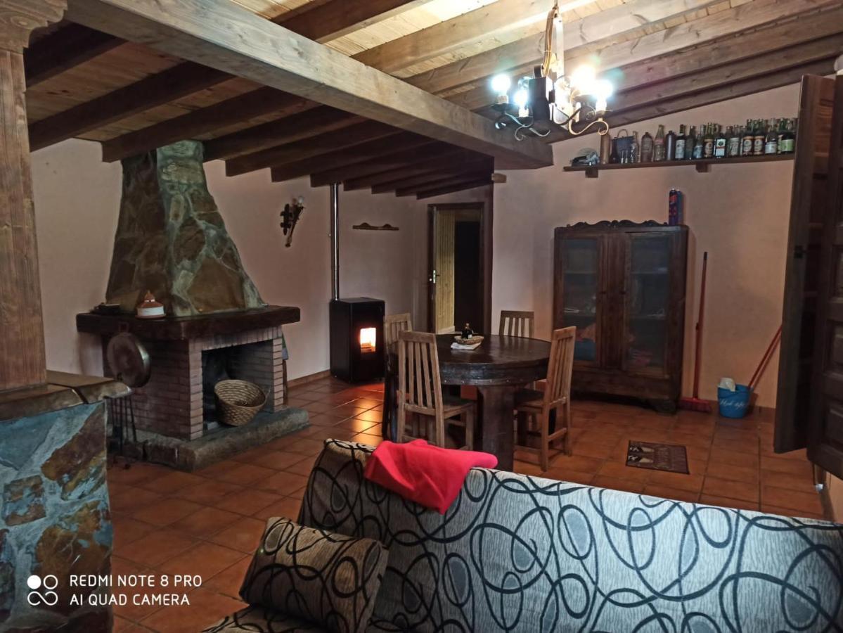 Casa Penelas, Petin Exterior foto